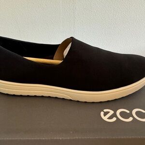 NIB Ecco women’s 41 size 10 black slip-on casual shoes Fara Gillian